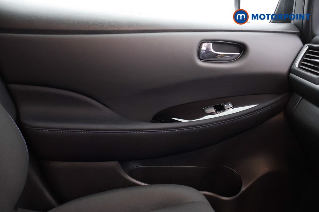 Nissan Leaf N-Connecta Automatic Electric Hatchback - Stock Number (1581936) - 17th supplementary image