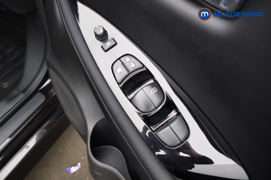 Nissan Leaf N-Connecta Automatic Electric Hatchback - Stock Number (1581936) - 18th supplementary image