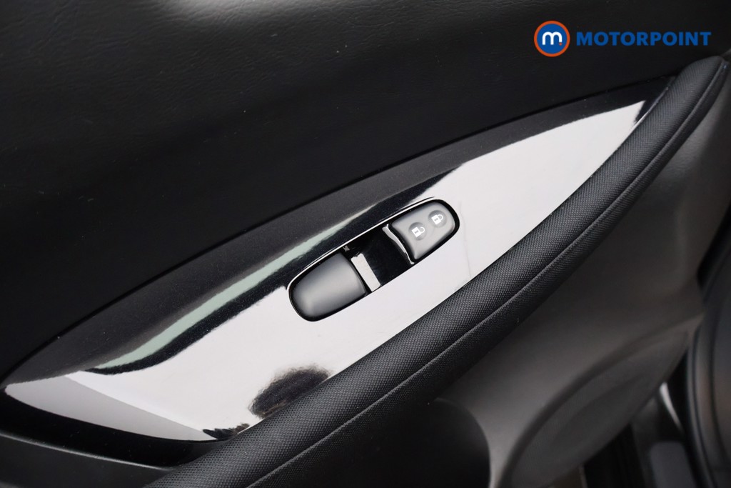 Nissan Leaf N-Connecta Automatic Electric Hatchback - Stock Number (1581936) - 36th supplementary image