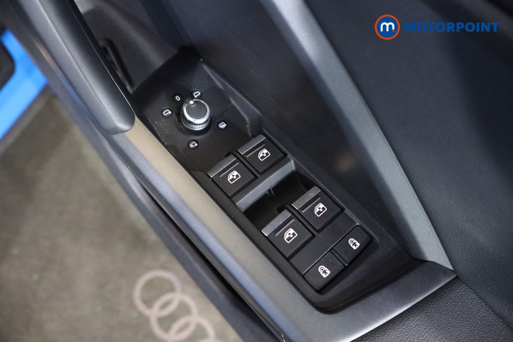 Audi Q3 Edition 1 Automatic Petrol SUV - Stock Number (1582579) - 19th supplementary image