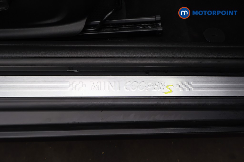 Mini Hatchback Cooper S Level 3 Automatic Electric Hatchback - Stock Number (1582791) - 23rd supplementary image