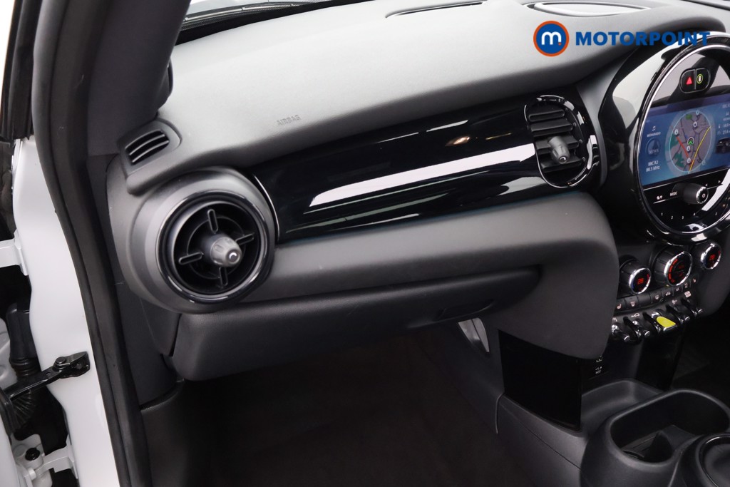 Mini Hatchback Cooper S Level 3 Automatic Electric Hatchback - Stock Number (1582791) - 39th supplementary image