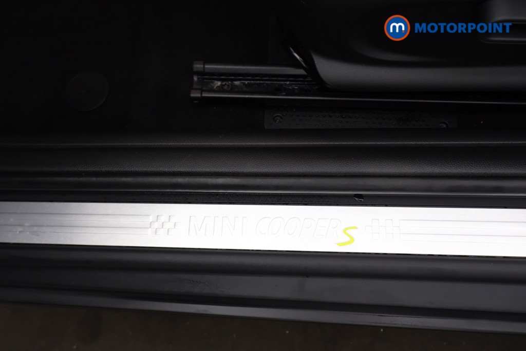 Mini Hatchback Cooper S Level 3 Automatic Electric Hatchback - Stock Number (1582791) - 40th supplementary image
