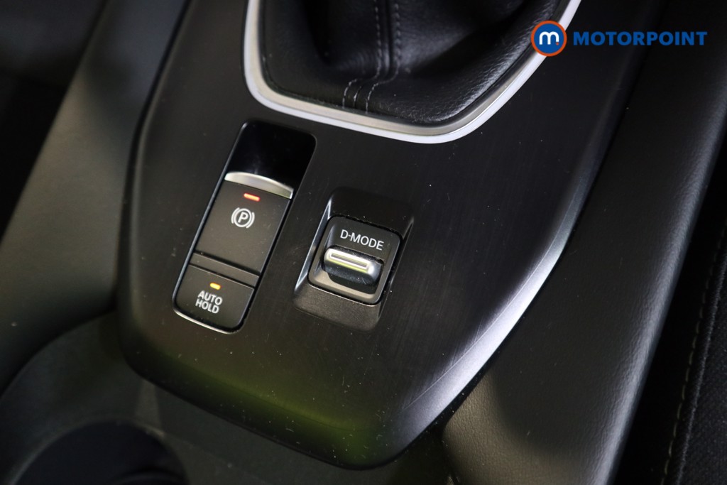 Nissan Qashqai N-Connecta Manual Petrol SUV - Stock Number (1583252) - 9th supplementary image