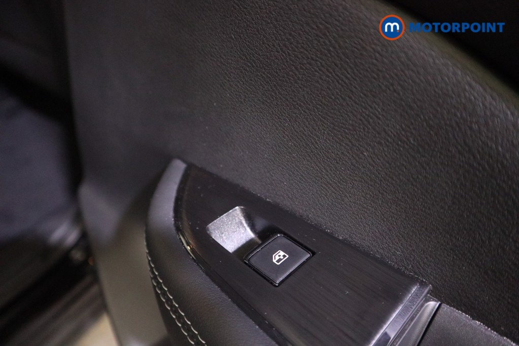 Nissan Qashqai N-Connecta Manual Petrol SUV - Stock Number (1583252) - 17th supplementary image