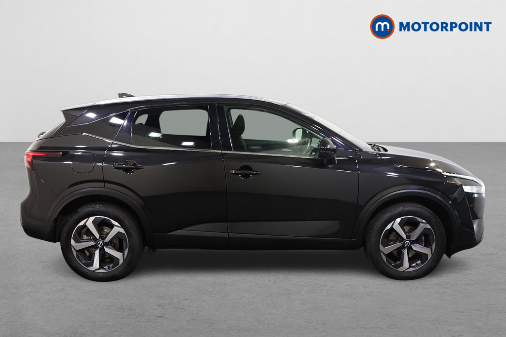 Nissan Qashqai N-Connecta Manual Petrol SUV - Stock Number (1583252) - Drivers side