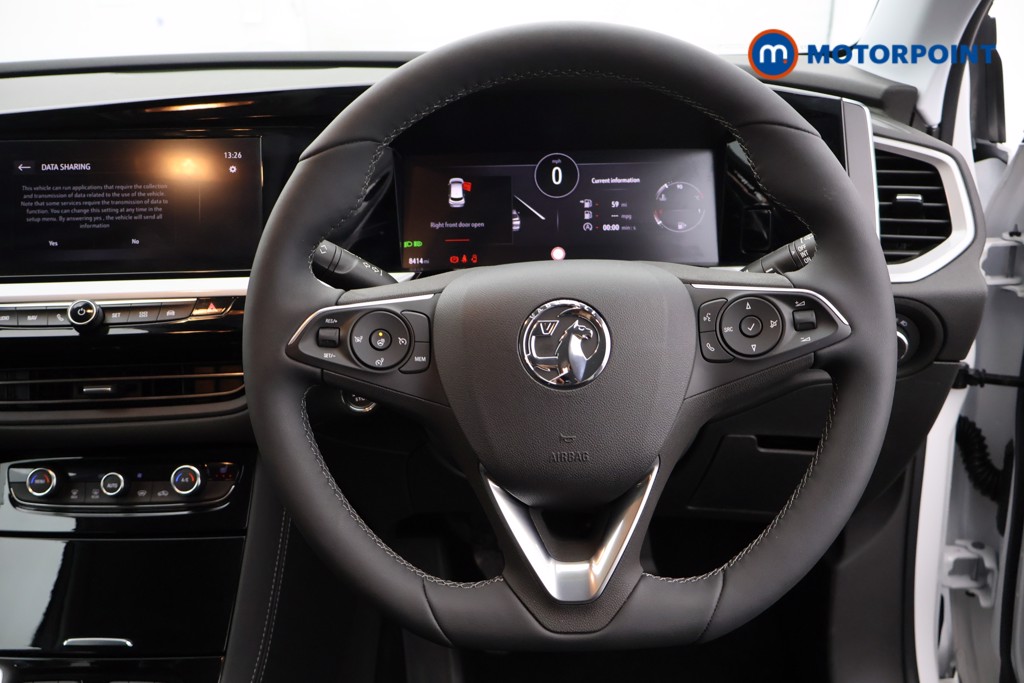 Vauxhall Grandland Ultimate Manual Petrol SUV - Stock Number (1583702) - 1st supplementary image