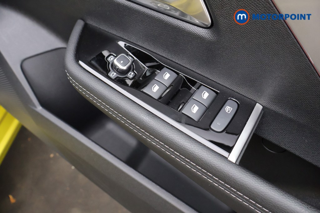 Vauxhall Astra Ultimate Manual Petrol Hatchback - Stock Number (1583705) - 20th supplementary image