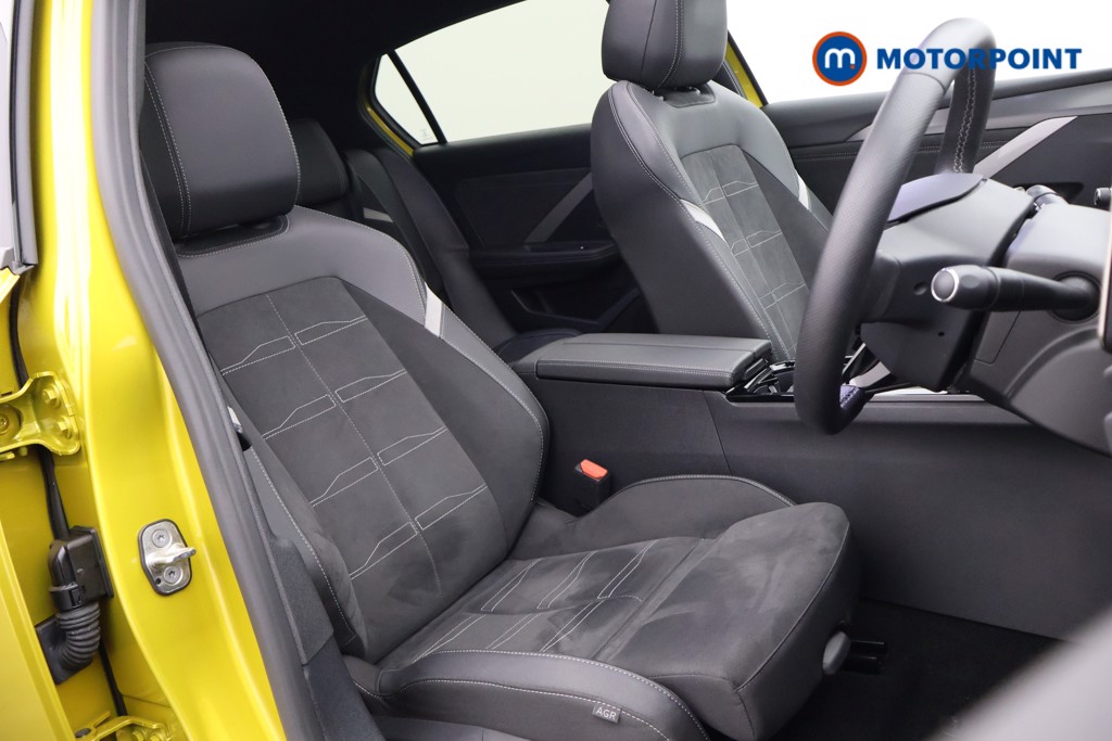 Vauxhall Astra Ultimate Manual Petrol Hatchback - Stock Number (1583705) - 22nd supplementary image
