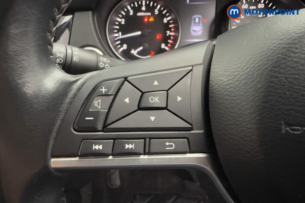 Nissan Qashqai N-Connecta Manual Petrol SUV - Stock Number (1583962) - 4th supplementary image