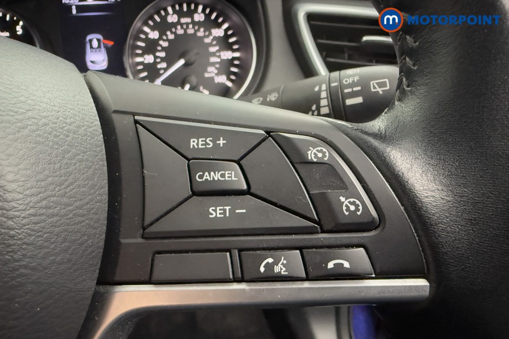 Nissan Qashqai N-Connecta Manual Petrol SUV - Stock Number (1583962) - 5th supplementary image