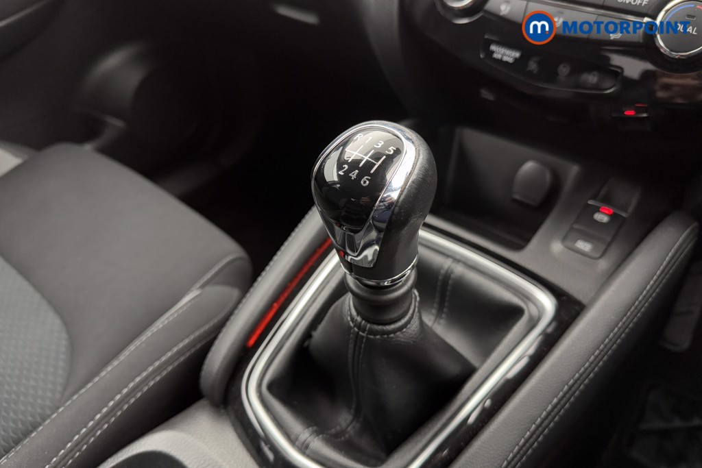 Nissan Qashqai N-Connecta Manual Petrol SUV - Stock Number (1583962) - 12th supplementary image