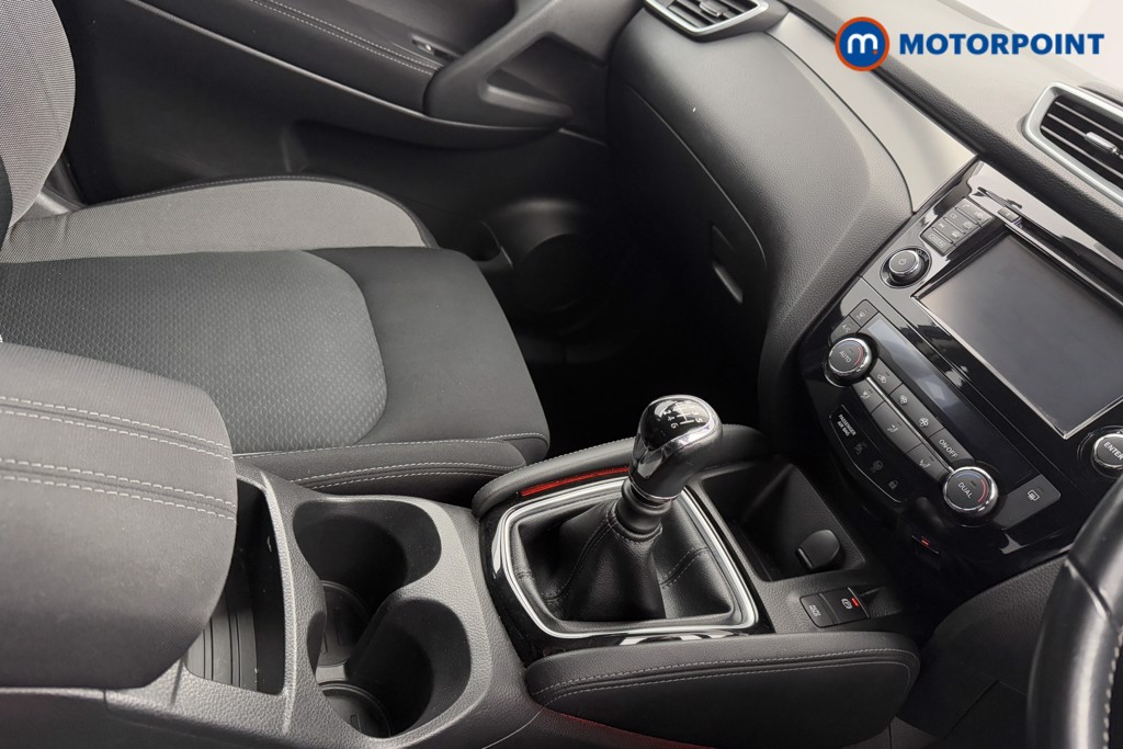 Nissan Qashqai N-Connecta Manual Petrol SUV - Stock Number (1583962) - 14th supplementary image