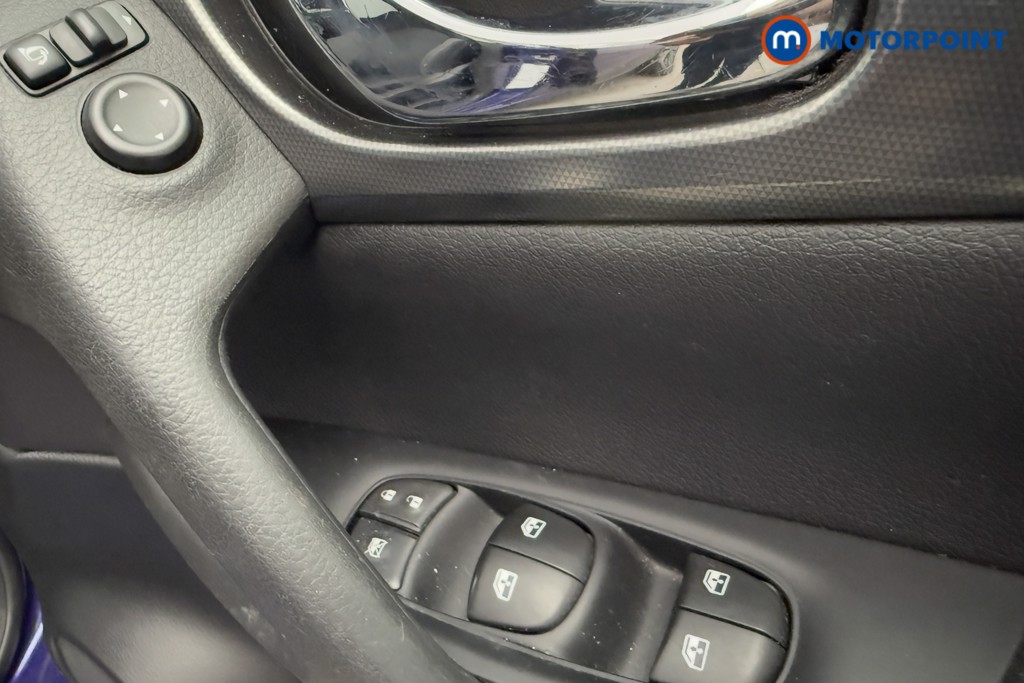 Nissan Qashqai N-Connecta Manual Petrol SUV - Stock Number (1583962) - 17th supplementary image