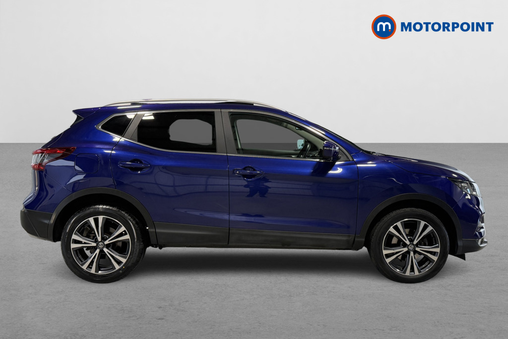 Nissan Qashqai N-Connecta Manual Petrol SUV - Stock Number (1583962) - Drivers side