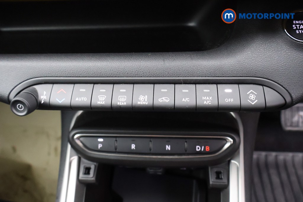Jeep Avenger Summit Automatic Electric SUV - Stock Number (1584684) - 9th supplementary image