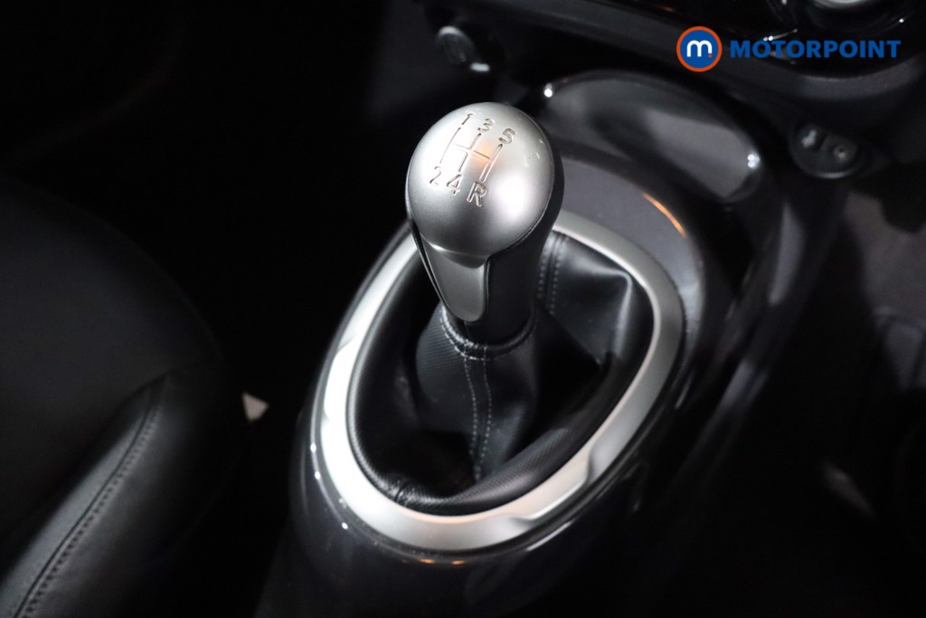 Nissan Juke Tekna Manual Petrol SUV - Stock Number (1584986) - 7th supplementary image