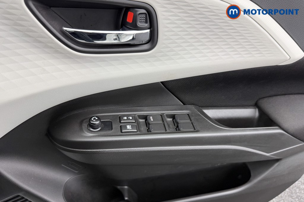 Suzuki Swift Motion Manual Petrol Hatchback - Stock Number (1585102) - 14th supplementary image