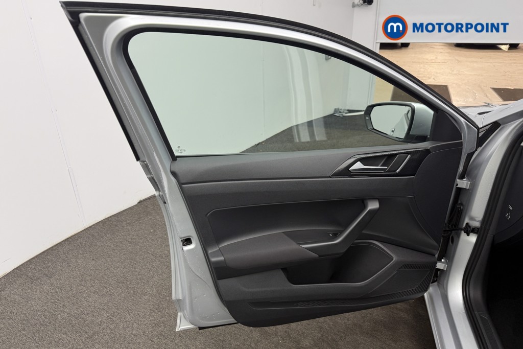 Volkswagen Polo Life Automatic Petrol Hatchback - Stock Number (1585110) - 4th supplementary image