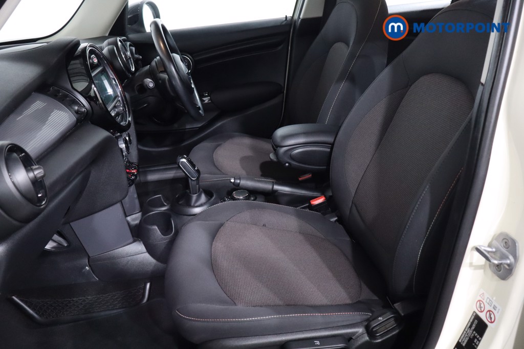 Mini Hatchback Cooper Automatic Petrol Hatchback - Stock Number (1585158) - 4th supplementary image