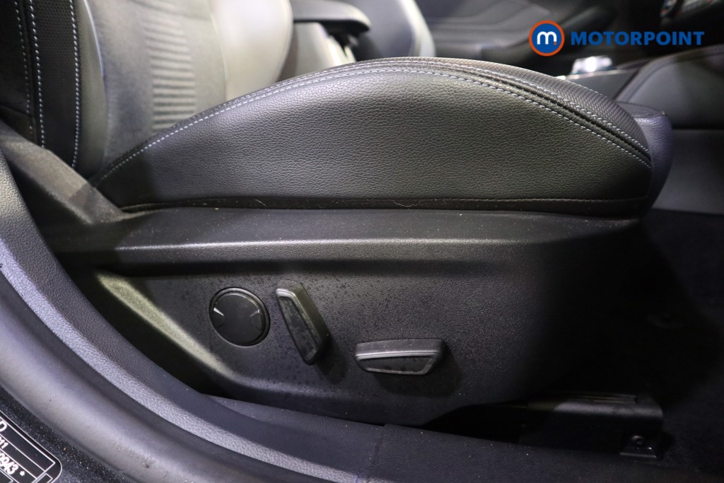 Ford Focus Active X Automatic Petrol Estate - Stock Number (1585944) - 14th supplementary image