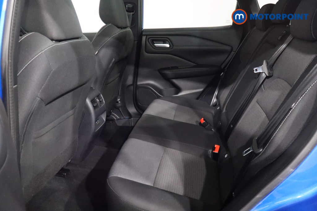 Nissan Qashqai N-Connecta Manual Petrol SUV - Stock Number (1585978) - 5th supplementary image
