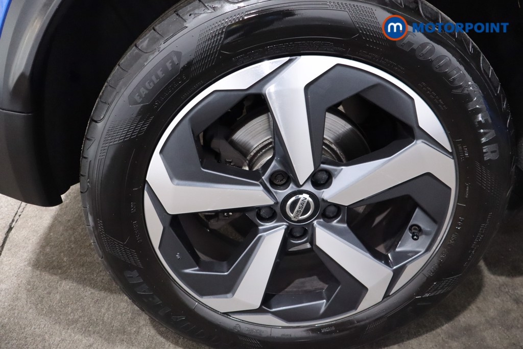 Nissan Qashqai N-Connecta Manual Petrol SUV - Stock Number (1585978) - 9th supplementary image