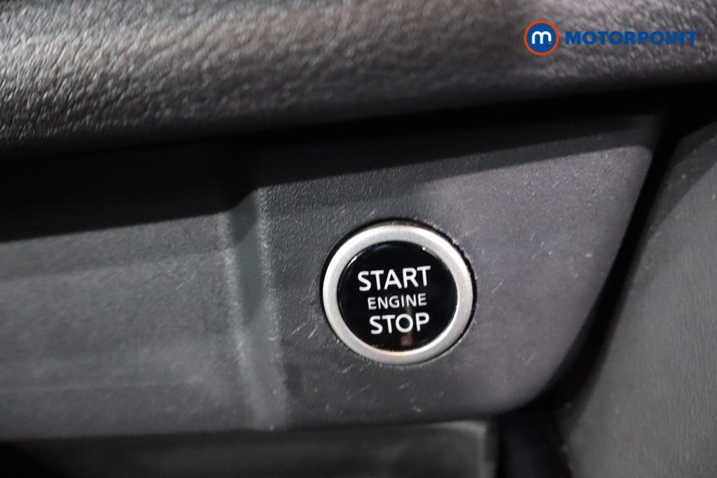 Nissan Qashqai N-Connecta Manual Petrol SUV - Stock Number (1585978) - 13th supplementary image