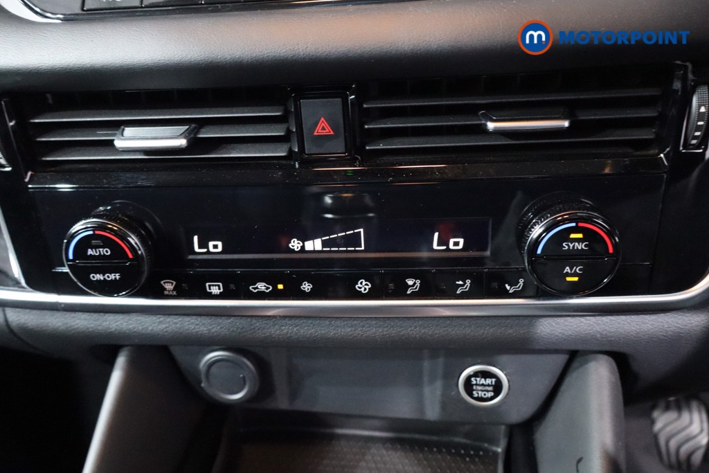 Nissan Qashqai N-Connecta Manual Petrol SUV - Stock Number (1585978) - 16th supplementary image