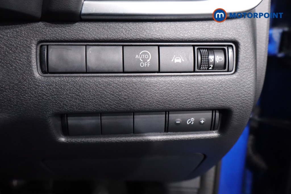 Nissan Qashqai N-Connecta Manual Petrol SUV - Stock Number (1585978) - 20th supplementary image