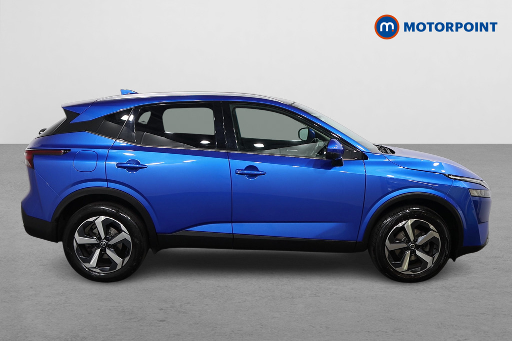 Nissan Qashqai N-Connecta Manual Petrol SUV - Stock Number (1585978) - Drivers side