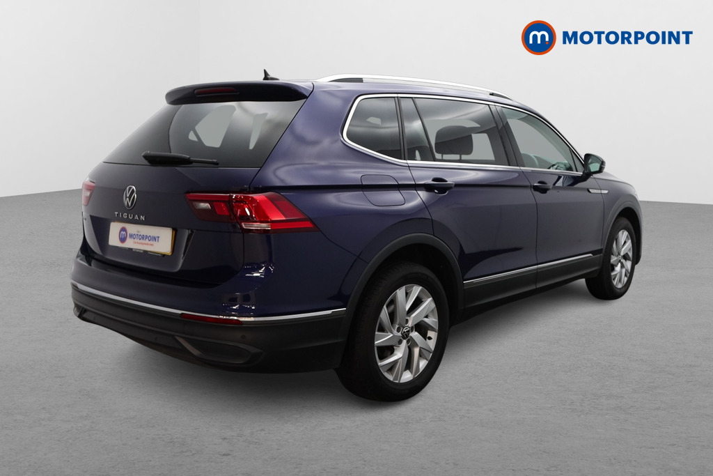Volkswagen Tiguan Allspace Life Automatic Petrol SUV - Stock Number (1586126) - Drivers side rear corner