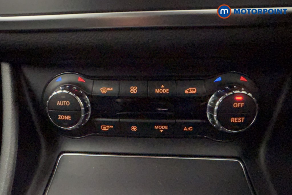 Mercedes-Benz GLA Amg Line Automatic Petrol SUV - Stock Number (1586317) - 13th supplementary image