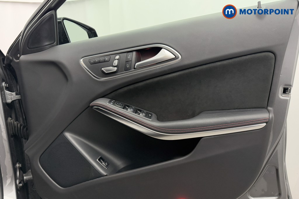 Mercedes-Benz GLA Amg Line Automatic Petrol SUV - Stock Number (1586317) - 18th supplementary image