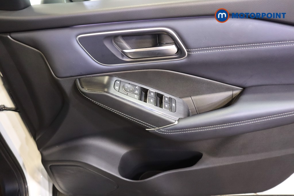 Nissan Qashqai Tekna Automatic Petrol SUV - Stock Number (1586491) - 9th supplementary image