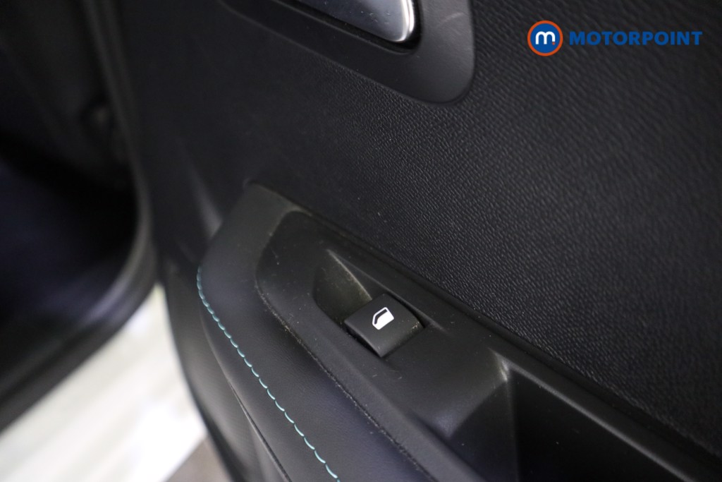 Peugeot 208 Allure Manual Petrol Hatchback - Stock Number (1586497) - 16th supplementary image