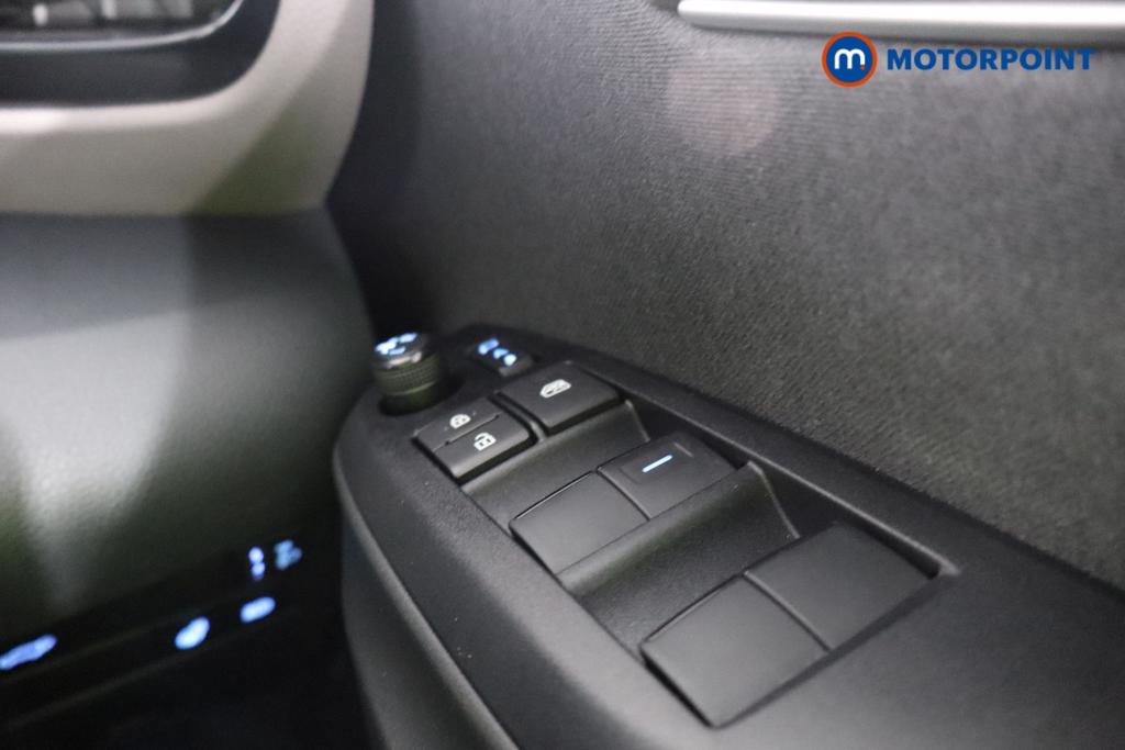 Toyota Yaris Cross Excel Automatic Petrol-Electric Hybrid Estate - Stock Number (1586780) - 10th supplementary image