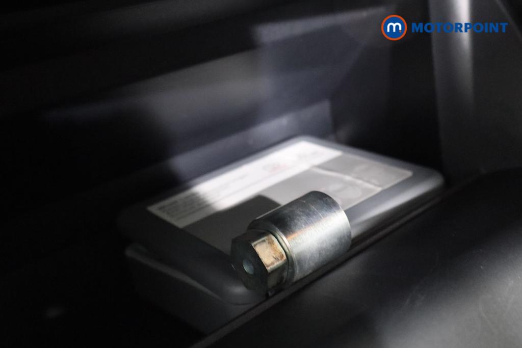 Toyota Yaris Cross Excel Automatic Petrol-Electric Hybrid Estate - Stock Number (1586780) - 12th supplementary image