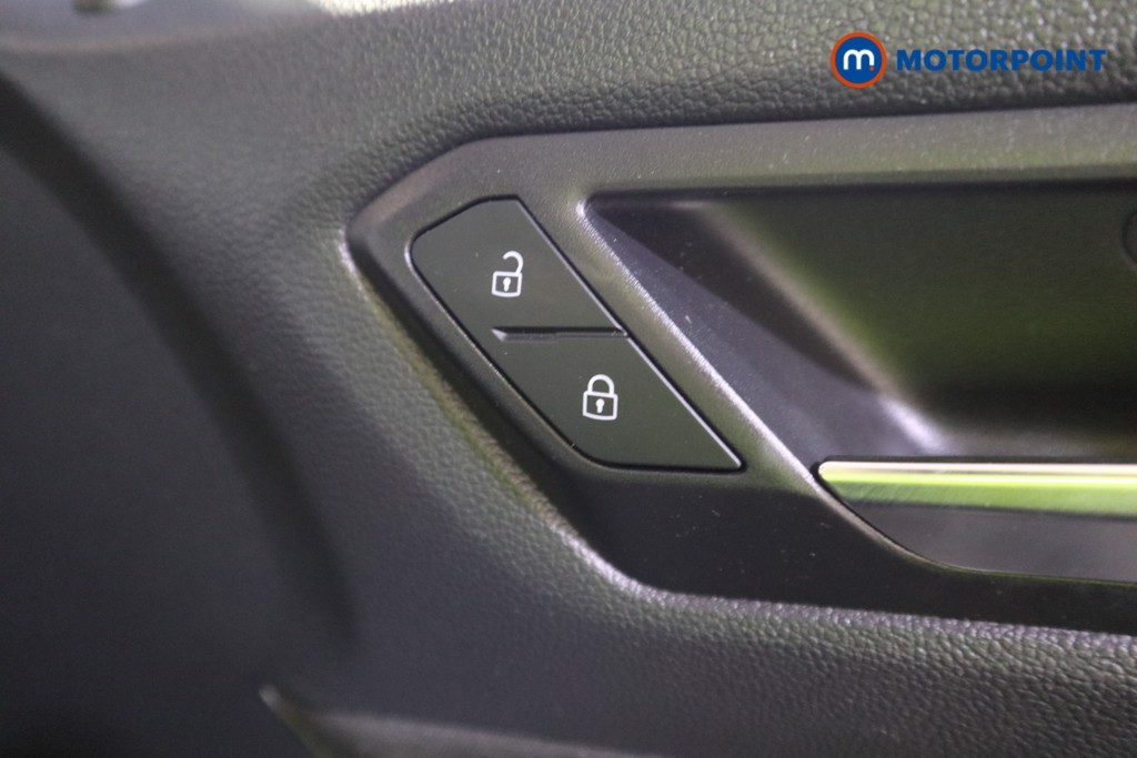 Volkswagen T-Roc Life Manual Petrol SUV - Stock Number (1586790) - 12th supplementary image