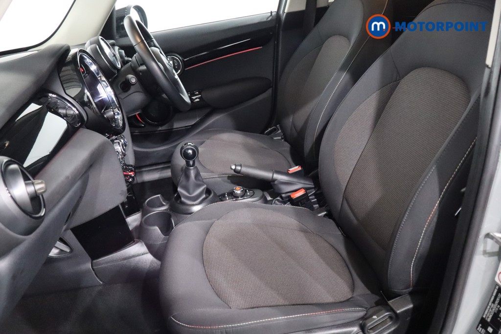 Mini Hatchback Cooper Classic Manual Petrol Hatchback - Stock Number (1587063) - 4th supplementary image