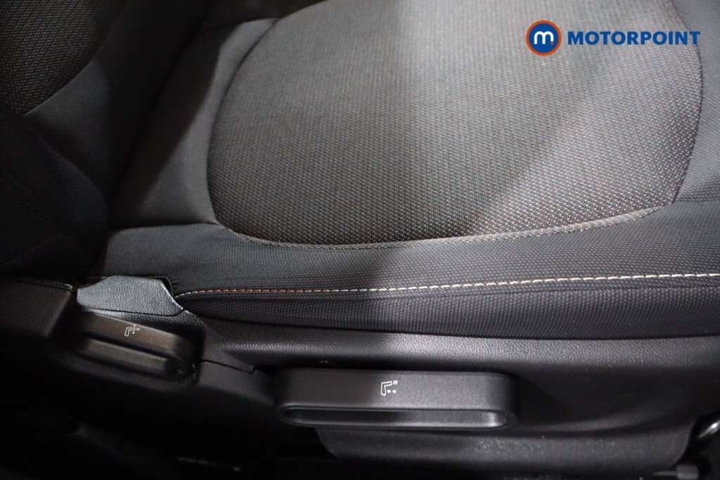 Mini Hatchback Cooper Classic Manual Petrol Hatchback - Stock Number (1587063) - 22nd supplementary image