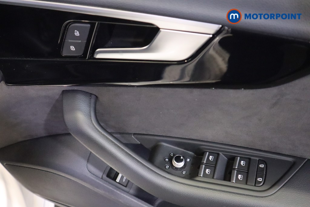 Audi A4 Black Edition Manual Petrol Estate - Stock Number (1587609) - 10th supplementary image