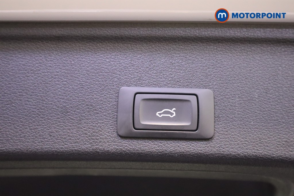 Audi A4 Black Edition Manual Petrol Estate - Stock Number (1587609) - 21st supplementary image
