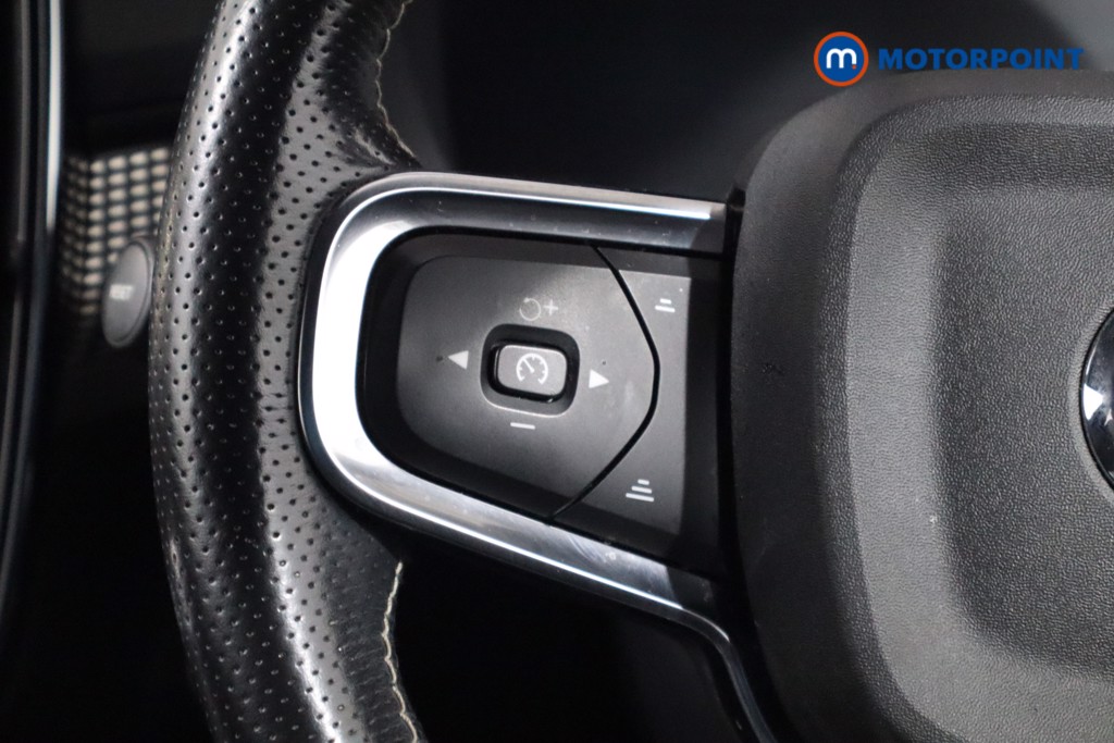 Volvo Xc40 R Design Manual Petrol SUV - Stock Number (1565482) - 7th supplementary image