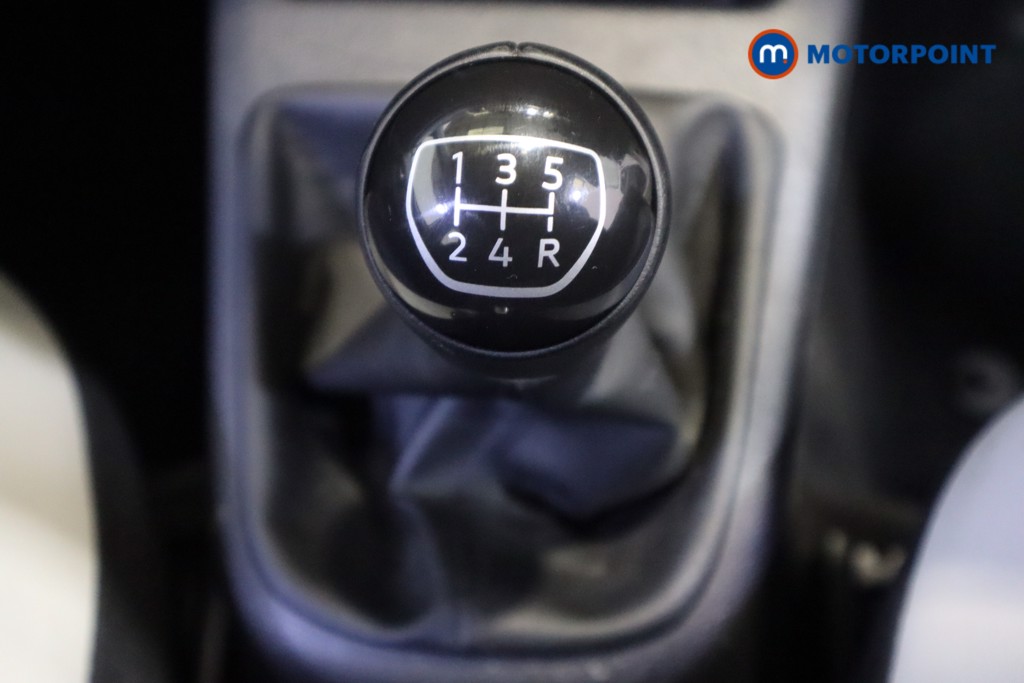Volkswagen UP High Up Manual Petrol Hatchback - Stock Number (1575387) - 5th supplementary image