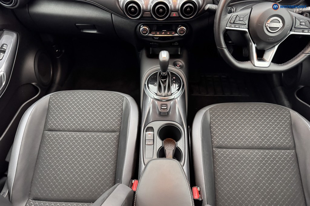 Nissan Juke N-Connecta Automatic Petrol SUV - Stock Number (1578970) - 5th supplementary image