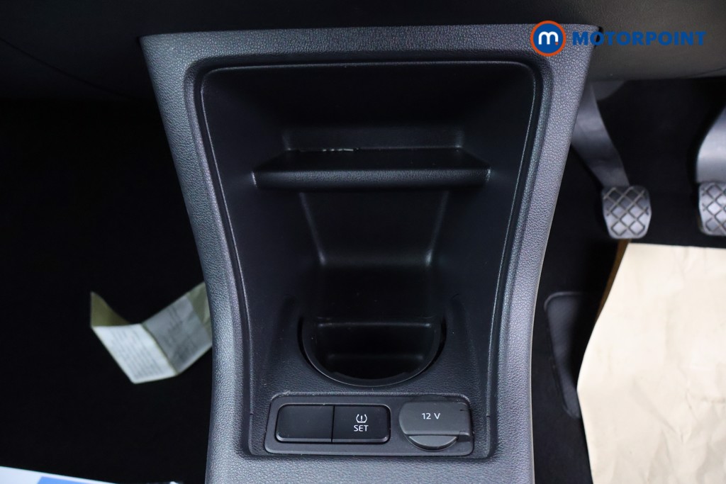 Volkswagen UP Move Up Manual Petrol Hatchback - Stock Number (1579224) - 7th supplementary image