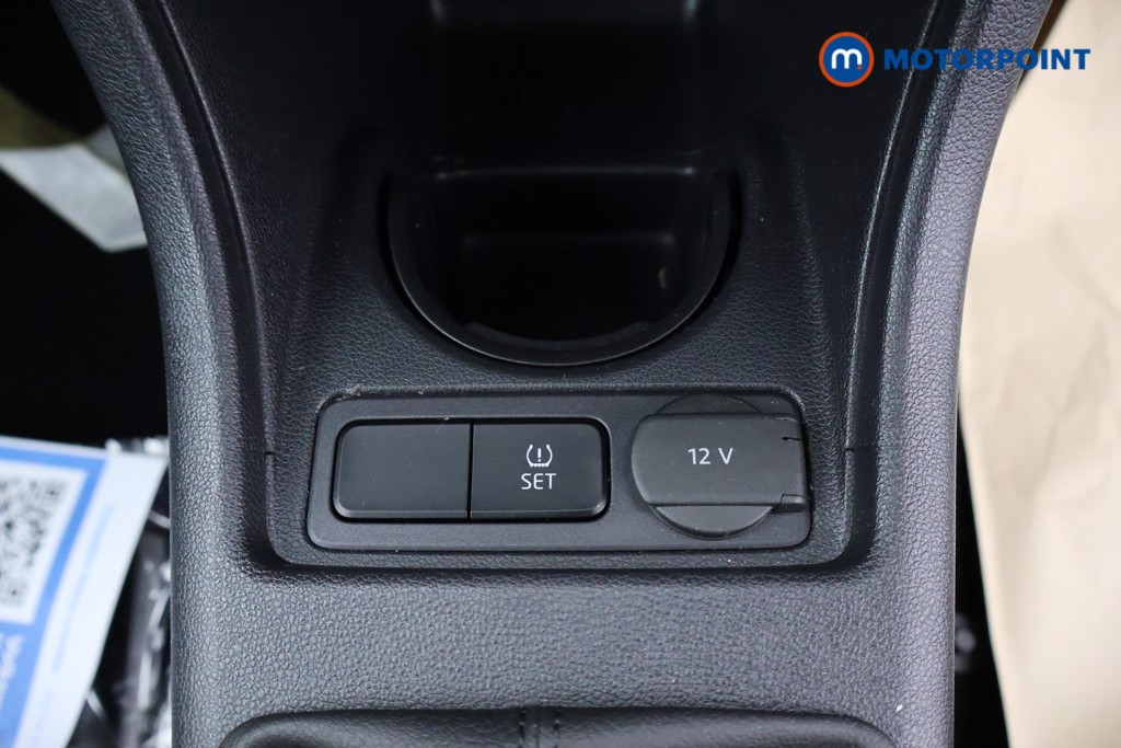 Volkswagen UP Move Up Manual Petrol Hatchback - Stock Number (1579224) - 8th supplementary image