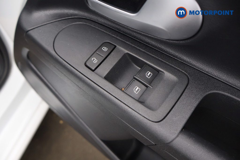 Volkswagen UP Move Up Manual Petrol Hatchback - Stock Number (1579224) - 13th supplementary image
