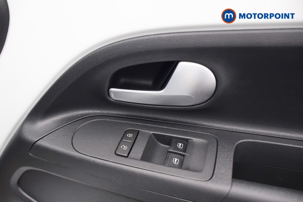 Volkswagen UP Move Up Manual Petrol Hatchback - Stock Number (1579224) - 14th supplementary image